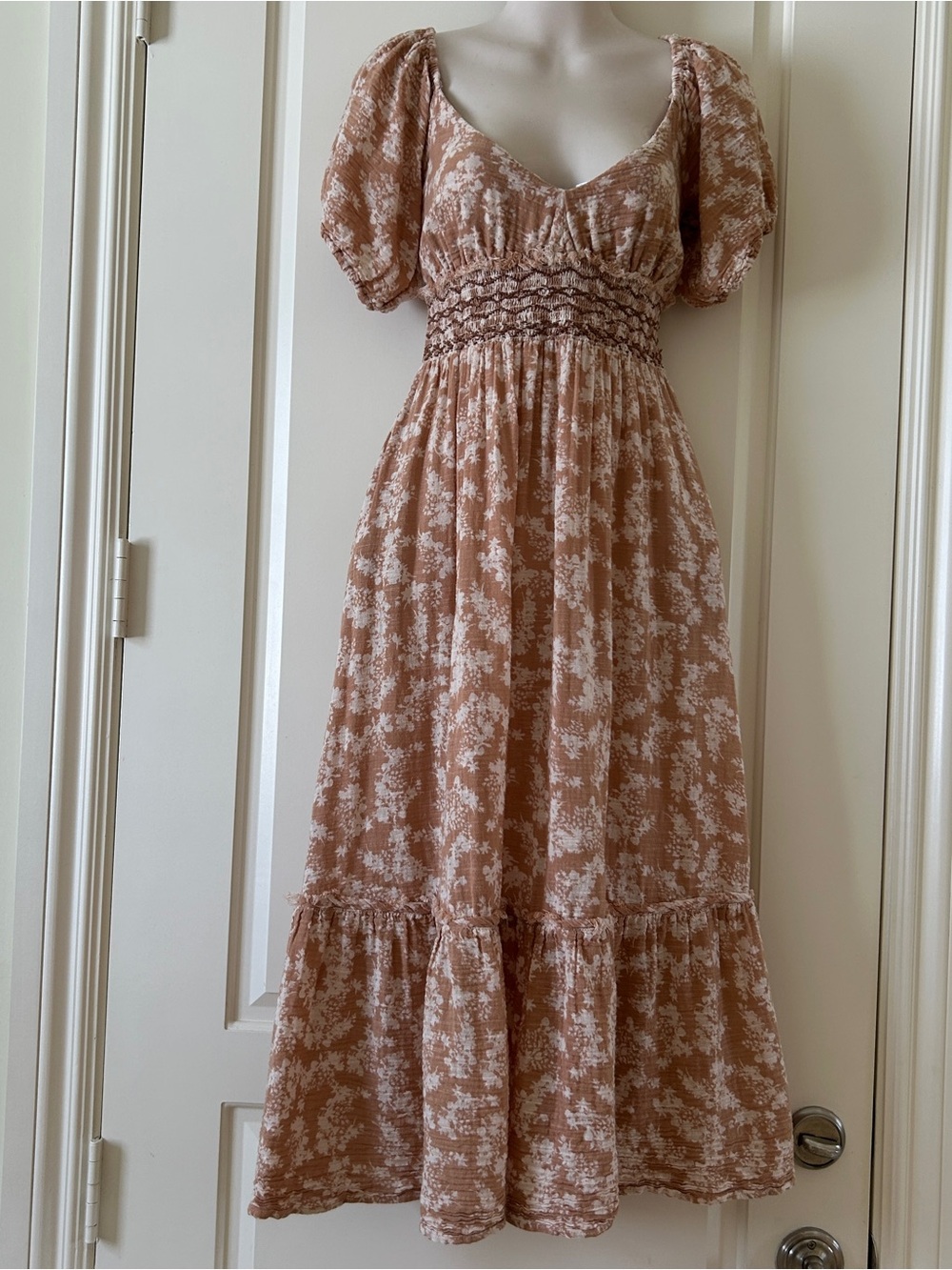 FREE PEOPLE "Ellie" Cream/Tan Floral Boho Puff Sleeve Maxi Dress, Size S, EUC - Picture 6 of 13